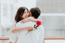 Chỉ cần khen chồng 3 câu này, phụ nữ như nắm mọi thứ trong tay, được tôn trọng cả đời