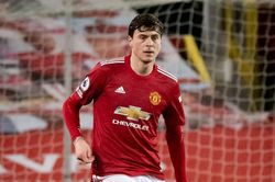 Đội hình tiêu biểu vòng 28 Premier League: Vinh danh Lindelof