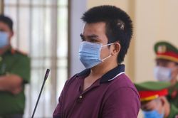 Con trai say rượu đâm chết cha
