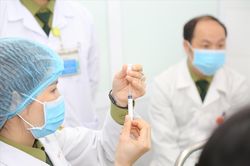 Phản ứng sau tiêm vắc-xin ngừa COVID-19 là bình thường