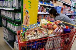 Mẹo hay giúp bạn giữ được ví tiền khi đi chợ
