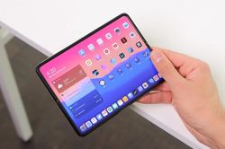 Apple phát triển công nghệ 'tự chữa lành' cho iPhone màn hình gập