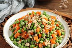 Chán cơm, đem xào thịt băm kiểu này cả nhà ăn 'bay cả đĩa'