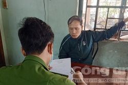 Vây bắt thanh niên khỏe mạnh giật vé số của người mù