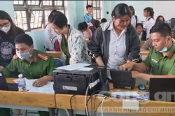 Gia Lai làm 3 ca/ngày, về cơ sở để làm CCCD gắn chip điện tử