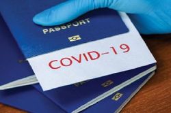 Chuyên gia lý giải việc có 'hộ chiếu vắc xin' COVID-19 vẫn phải tuân thủ cách ly