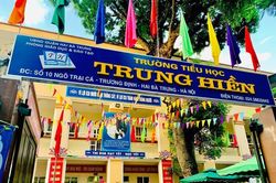 Cô giáo Hà Nội bị tố dùng thước sắt đánh học sinh