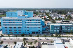 Bệnh viện 150 tỷ không hoạt động vì thiếu cầu thang bộ