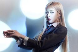 Nét cá tính của Rosé (BlackPink) khi mặc suit