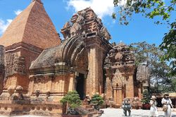 Xây dựng Chương trình hành trình di sản văn hóa Thiên Y A Na