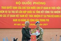 Trao quyết định cho sĩ quan Việt Nam đi thực hiện nhiệm vụ tại Trụ sở Liên hợp quốc