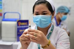 Thêm 4 người sốc phản vệ độ 2 sau tiêm vắc xin Covid-19 nhưng đã ổn định