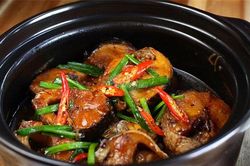 Bỏ thứ này vào kho cá giúp hết sạch mùi tanh, cá thơm ngon ngọt vị ai cũng phải khen