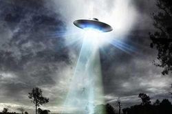 Tiết lộ 'chấn động' của những người gặp gỡ UFO