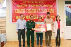 Thắm đượm tình quân - dân