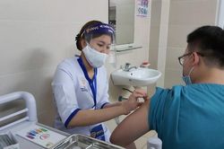 Việt Nam chưa ghi nhận hiện tượng đông máu sau tiêm vắc xin COVID-19 của AstraZeneca