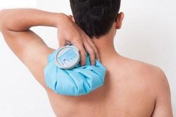 Xử trí đau vai sau tập thể thao