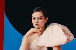 'Revelacíon' - bữa tiệc chia tay những tổn thương trong tình yêu của Selena Gomez