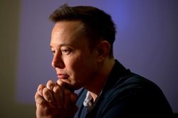 Elon Musk bị cổ đông kiện vì tweet 'Giá cổ phiếu Tesla quá cao'
