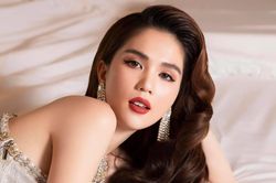 Gây sốc như Ngọc Trinh: Thanh lý đồ không dùng tới mà toàn món giá trị tiền tỷ