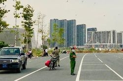 Công an túc trực nơi ''quái xế'' tụ tập đua xe gần hầm Thủ Thiêm