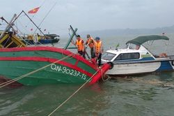 Cứu nạn thành công 3 thuyền viên gặp nạn trên biển