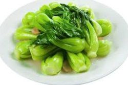 Muốn rau cải xào xanh mướt, giòn ngọt như ngoài hàng, chị em không thể bỏ qua bí quyết quan trọng này
