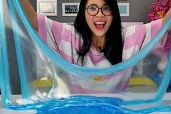 Vì sao kênh youtube nhảm nhí kiểu Thơ Nguyễn lại lôi cuốn trẻ em đến vậy?