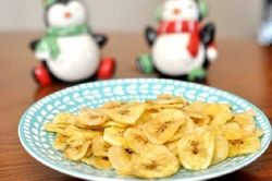 Mách mẹ cách làm bim bim từ chuối xanh cực ngon cho bé yêu
