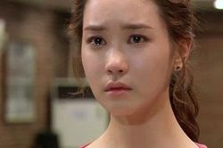 Đêm tân hôn, tôi gạt nước mắt mở cửa để người phụ nữ ấy bước vào làm vợ anh