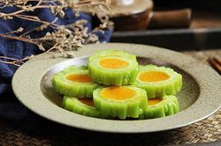 Trổ tài làm món mướp đắng nhồi bí đỏ 'ngon mắt', lạ miệng từ người già đến trẻ nhỏ đều thích mê