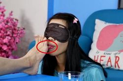 Dù đạt hơn 6 triệu view, clip 'ngửi mùi đoán vật' của Thơ Nguyễn bỗng 'biến mất'?