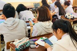 Sau công bố môn thi thứ tư vào lớp 10, Hà Nội nở rộ lớp học Lịch sử cấp tốc