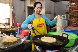Hủ tiếu pizza miền Tây hút khách