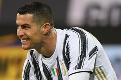 Ronaldo lập hat-trick trong chiến thắng của Juventus