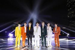 BTS trình diễn 'Dynamite' tại Grammy 2021