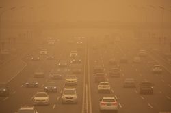 Bắc Kinh hủy bỏ hoạt động thể thao, sự kiện ngoài trời vì bão cát như ngày tận thế