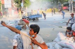 Ngày đẫm máu ở Myanmar: Ít nhất 39 người thiệt mạng, nhiều nhà máy Trung Quốc bị đốt