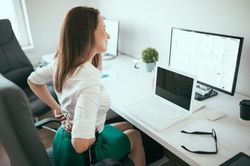9 triệu chứng thoái hóa đĩa đệm mà bạn cần biết