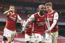 Kết quả Arsenal 2-1 Tottenham: Pháo thủ thắng ngược Spurs trong ngày 'tội đồ' Lamela lập 'siêu phẩm'