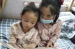 Rơi nước mắt với chuyện bé gái 7 tuổi chạy 10km mỗi ngày để mong cứu chị 10 tuổi