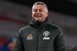 HLV Solskjaer: 'Man Utd luôn thích tự làm khó mình'