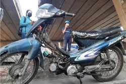 CSGT TP.HCM ra quân xử lý xe cũ nát, nhiều người kể khổ, năn nỉ bỏ qua vi phạm