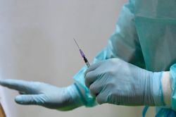 Thêm Đức, Italy, Pháp dừng tiêm vaccine COVID-19 của AstraZeneca