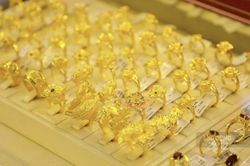 Đầu tuần, giá vàng SJC tăng - giảm trái chiều