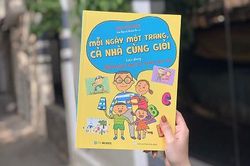 Cuốn nhật ký song ngữ Anh Việt giúp các độc giả nhí khơi dậy tiềm năng ngoại ngữ