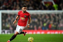 Bruno Fernandes khiến fan MU phát sốt khi pressing dữ dội ở phút bù giờ