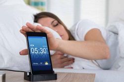 Sự thật bất ngờ khi sử dụng điện thoại để báo thức