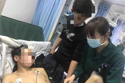 Người đàn ông uống hơn 4 tấn rượu trong 30 năm, nôn ra nước đen như cà phê