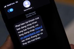 SMS giả ngân hàng ở Việt Nam có thể đến từ web ngầm